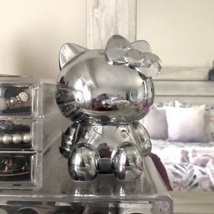 Sephora limited Edition hello kitty brush holder